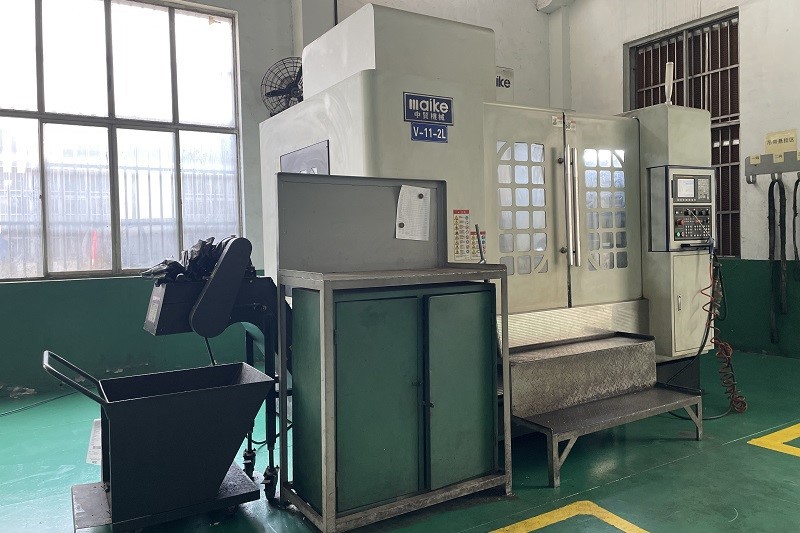 CNC Vertical Machining Center V-11L-2L CNC Vertical Machining Center V-11L-2L